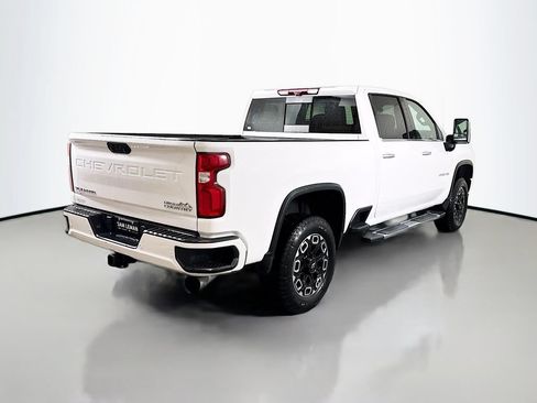Used 2022 Chevrolet Silverado 2500 High Country w/ Z71 Off-Road Package AWD/4WD image 7