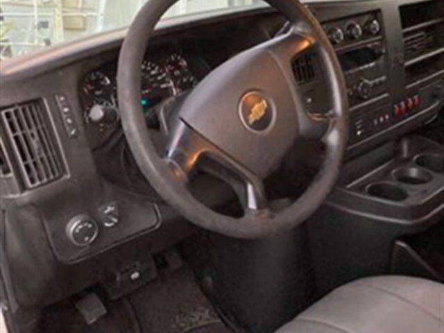 Used 2014 Chevrolet Express 2500 RWD image 7