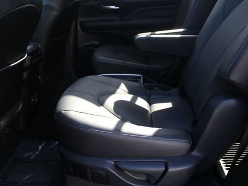 Certified 2025 Toyota Grand Highlander AWD image 38