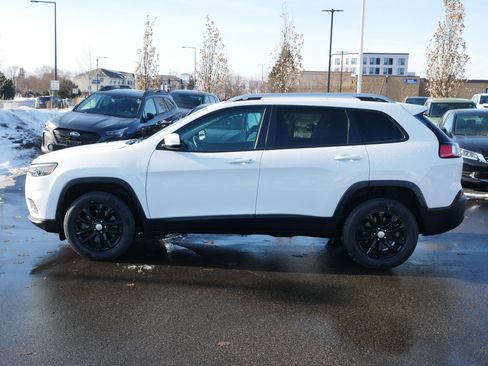 Used 2020 Jeep Cherokee Latitude w/ Cold Weather Group image 4
