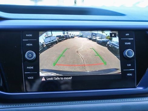 Used 2024 Volkswagen Taos SE image 27