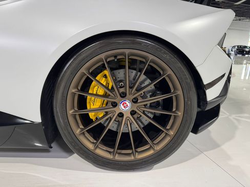 Used 2018 Lamborghini Huracan Performante image 44