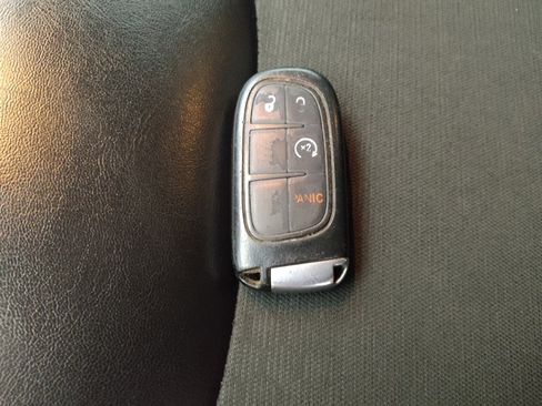 Used 2020 Jeep Cherokee Latitude Plus w/ Cold Weather Group image 32