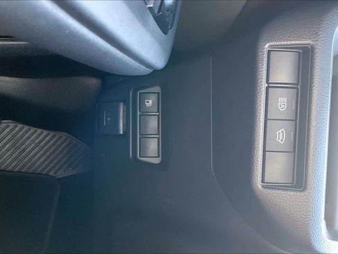 Used 2026 Toyota Prius LE FWD image 30