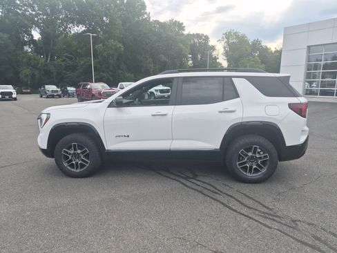Used 2026 GMC Terrain AT4 AWD/4WD image 2