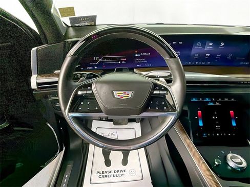 Used 2025 Cadillac Escalade Sport Platinum image 11