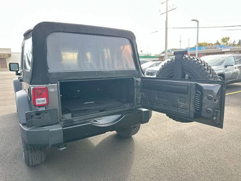 Used 2017 Jeep Wrangler Unlimited Sport image 33