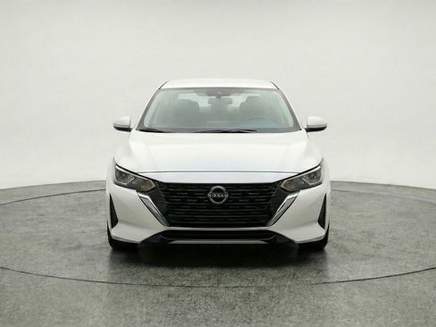 Used 2025 Nissan Sentra SV FWD image 2