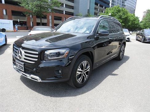 Used 2026 Mercedes-Benz GLB 250 4MATIC image 1