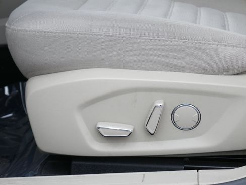 Used 2019 Ford Fusion SE image 13