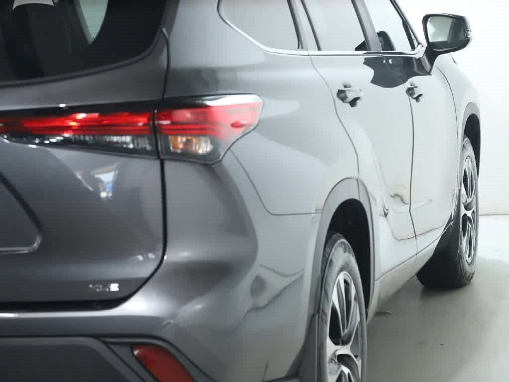 Used 2023 Toyota Highlander XLE FWD image 46