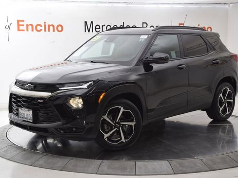 Used 2023 Chevrolet TrailBlazer RS w/ Convenience Package image 2