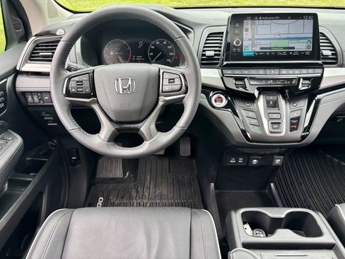 Used 2025 Honda Odyssey Touring image 12