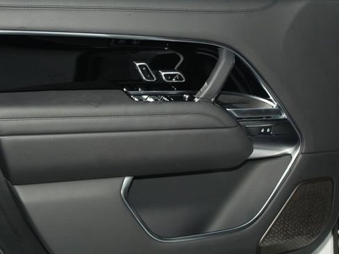 Used 2024 Land Rover Range Rover Long Wheelbase Autobiography image 18