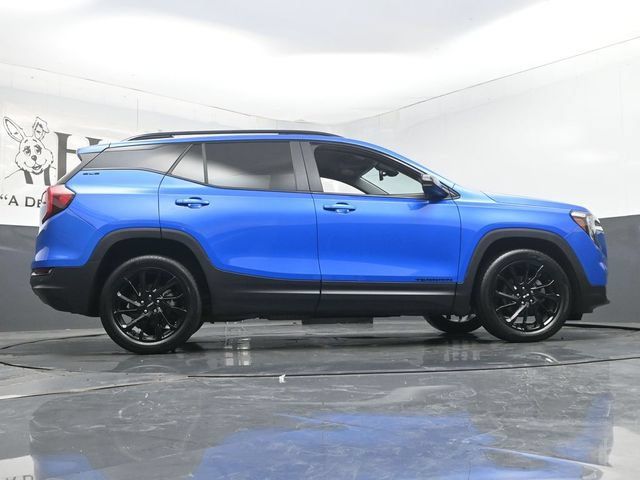 Used 2024 GMC Terrain SLE w/ Driver Convenience Package FWD image 58