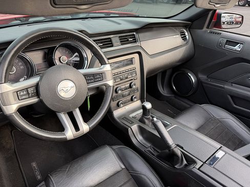 Used 2013 Ford Mustang GT Premium image 13