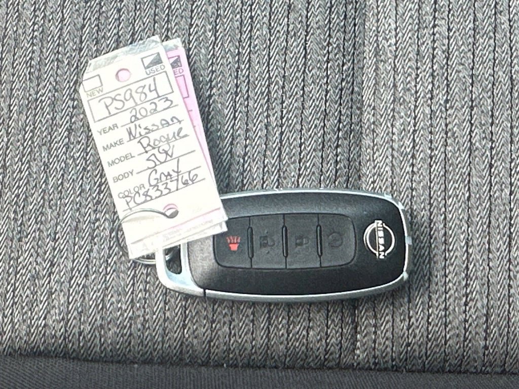 Used 2023 Nissan Rogue SV AWD/4WD image 27