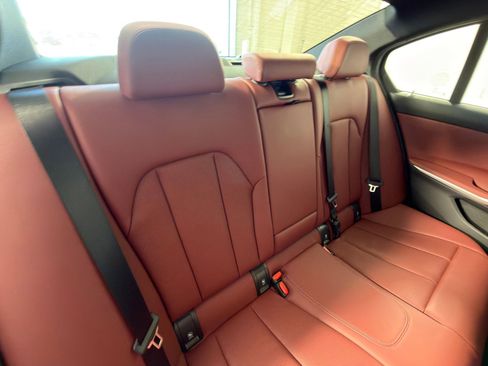 Used 2026 BMW 330i Sedan w/ M Sport Package image 31