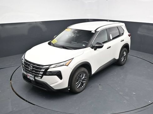 Used 2024 Nissan Rogue S AWD/4WD image 45