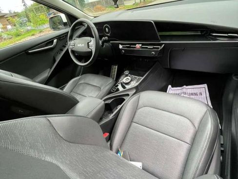 Used 2023 Kia Niro Wave w/ Wave Preserve Package FWD image 17