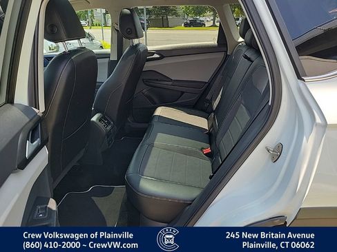 Certified 2023 Volkswagen Taos SE w/ Panoramic Sunroof Package AWD/4WD image 14