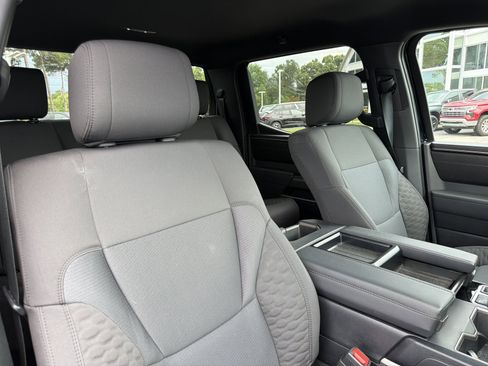Used 2025 Toyota Tundra SR5 w/ TRD Off-Road Package AWD/4WD image 33