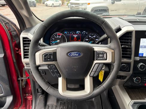 Used 2020 Ford F550 4x4 Crew Cab Super Duty image 16