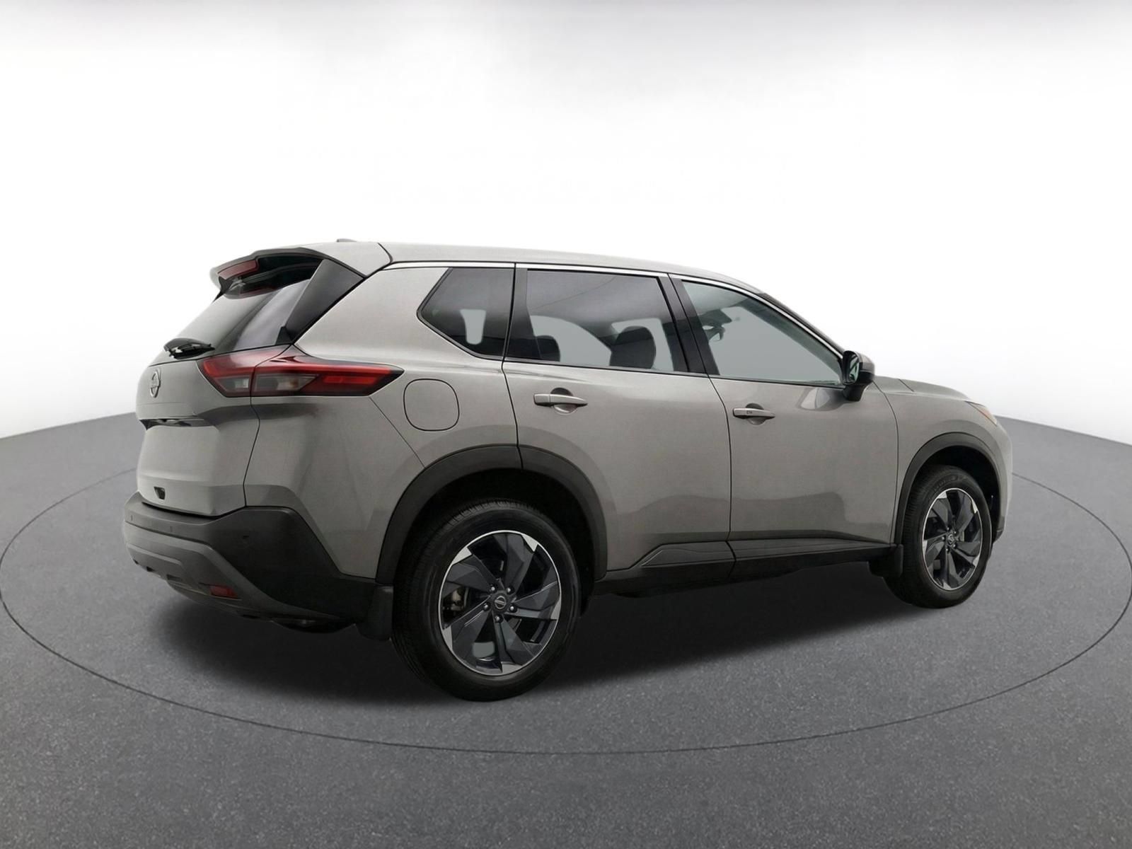 Used 2025 Nissan Rogue SV FWD image 8