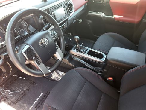 Certified 2019 Toyota Tacoma SR5 RWD image 10