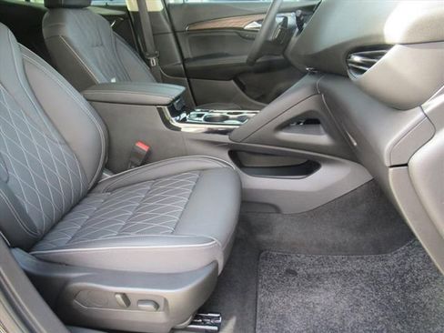 Used 2023 Buick Envision Avenir image 9