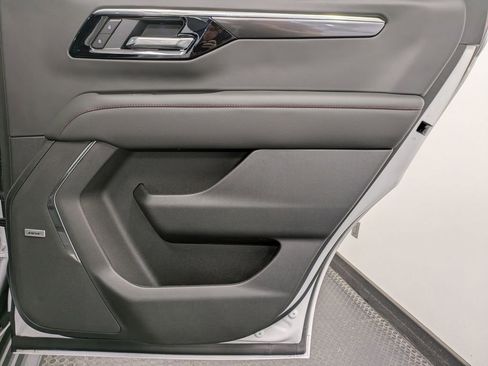 Used 2026 Chevrolet Tahoe RST w/ Comfort Package AWD/4WD image 25