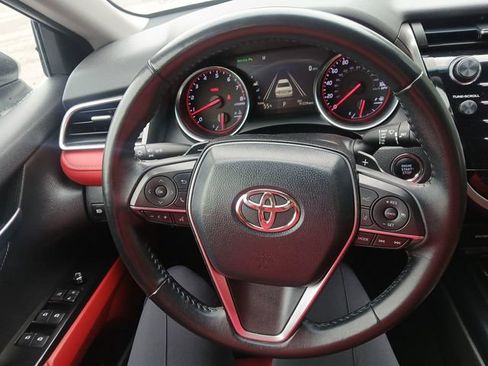 Used 2018 Toyota Camry XSE FWD image 15