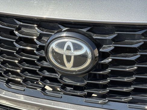 Used 2021 Toyota Highlander XSE FWD image 31