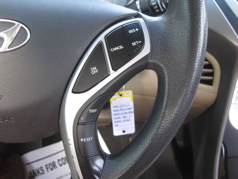 Used 2012 Hyundai Elantra GLS w/ Preferred Pkg 3 FWD image 31