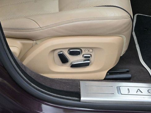 Used 2013 Jaguar XJ L Portfolio RWD image 34