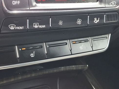 Used 2020 Kia Sorento EX FWD image 19
