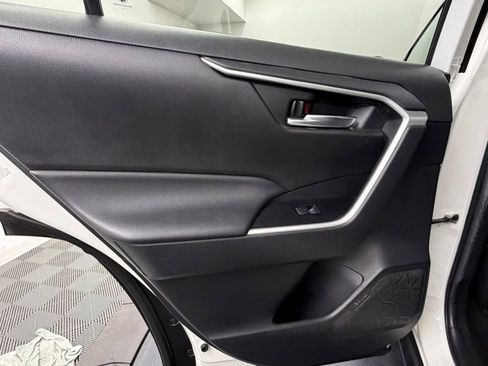 Certified 2022 Toyota RAV4 XLE w/ Carpet Mat Package (TMS) AWD/4WD image 38