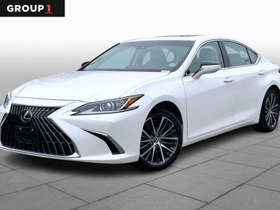Certified 2025 Lexus ES 350 w/ Premium Package