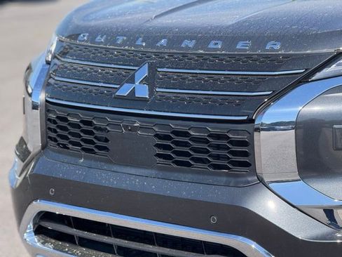 New 2025 Mitsubishi Outlander SE AWD/4WD image 6