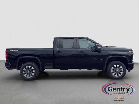 Used 2023 Chevrolet Silverado 2500 Custom w/ Custom Value Package AWD/4WD image 7