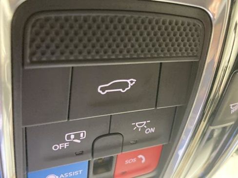 Certified 2022 Jeep Grand Wagoneer Series I image 28