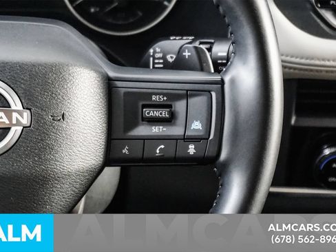 Used 2025 Nissan Rogue SV FWD image 29