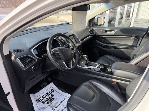 Used 2017 Ford Edge Titanium image 10