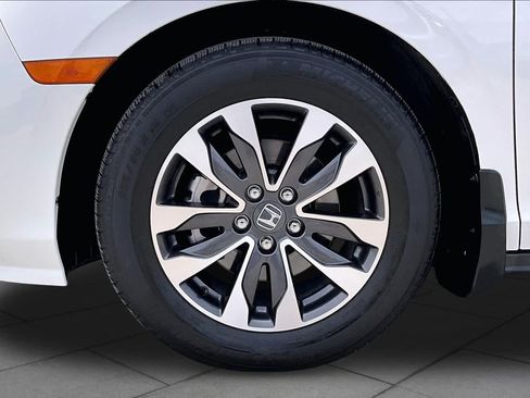 Used 2024 Honda Odyssey EX-L image 10