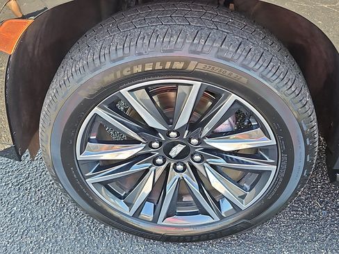 Used 2021 Cadillac Escalade ESV Sport AWD/4WD image 7