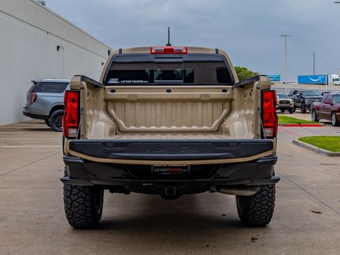 Used 2023 Chevrolet Colorado Trail Boss w/ Technology Package image 9