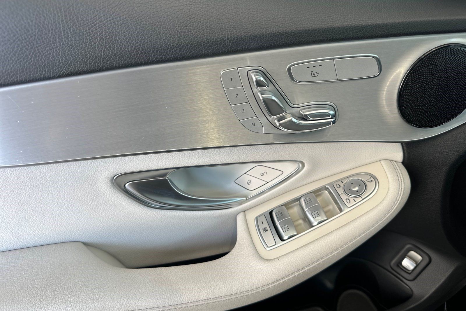 Used 2016 Mercedes-Benz C 300 Sedan image 12