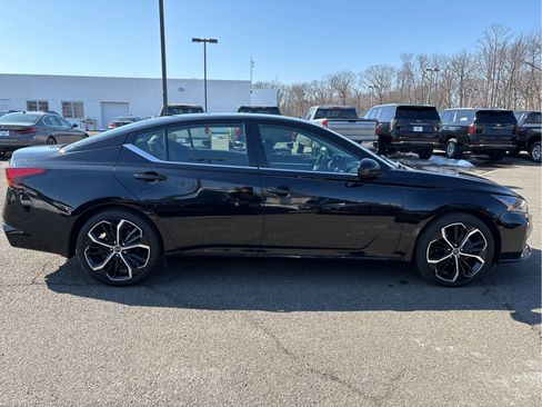 Used 2024 Nissan Altima 2.5 SR w/ SR Premium Package image 8