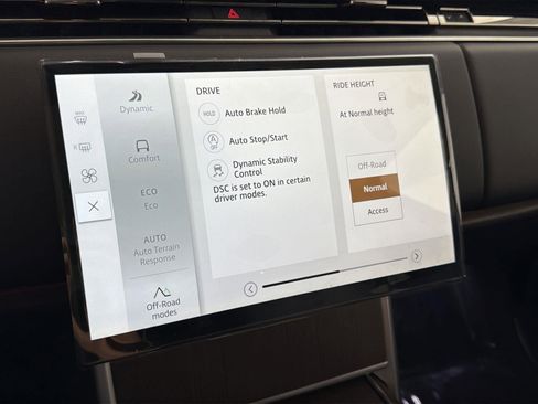 New 2026 Land Rover Range Rover SE image 18