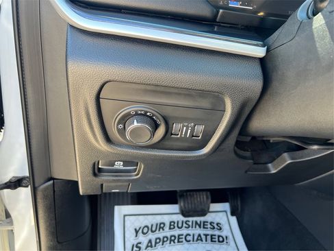 Used 2022 Jeep Grand Cherokee L Laredo w/ Luxury Tech Group I image 17